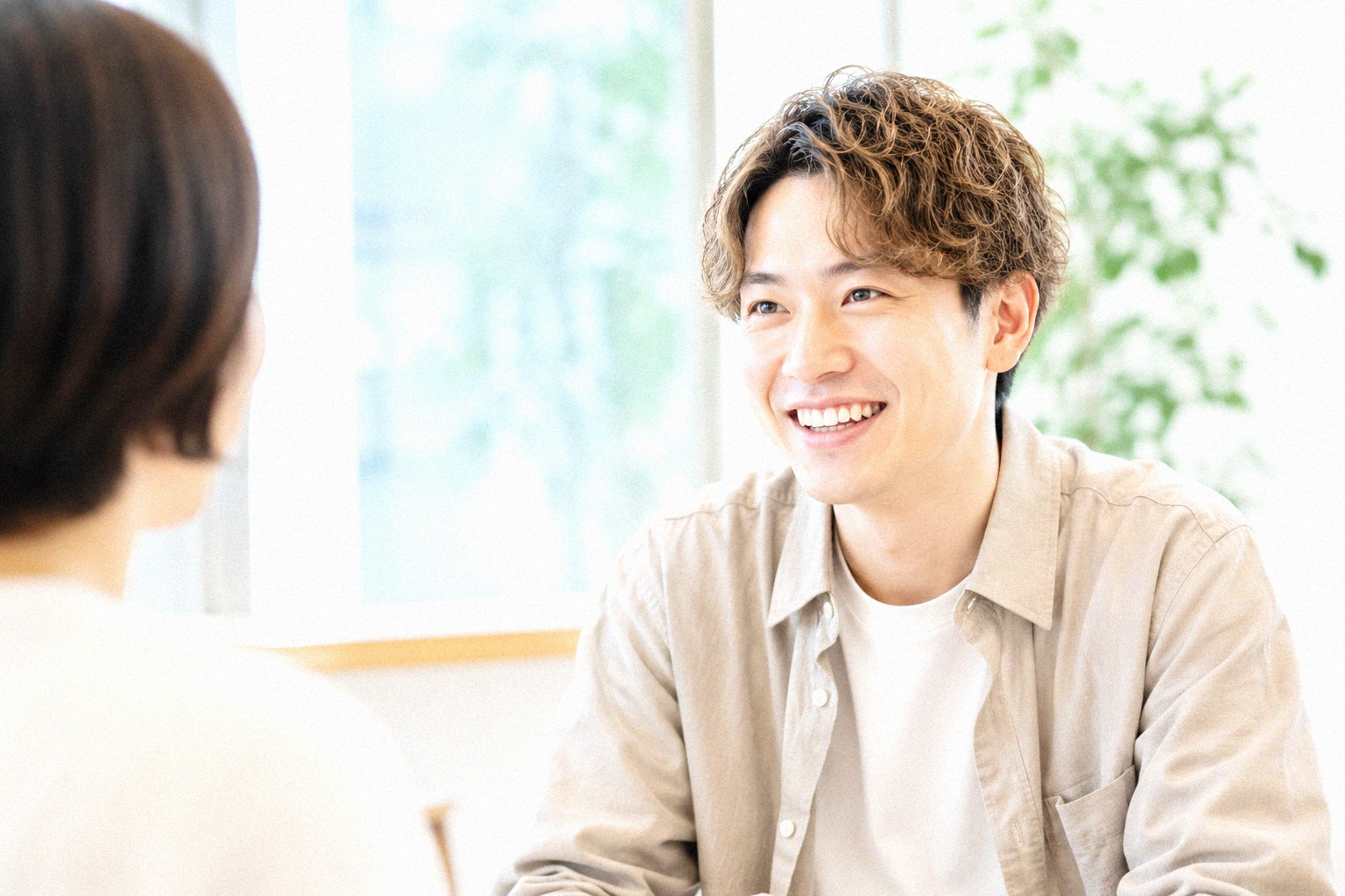 カジュアル面談で話す社員